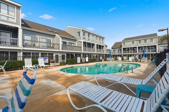1881 Colony Dr Apt 8L, Surfside Beach, SC 29575