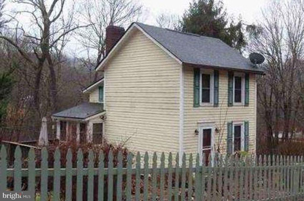 3132 BAKER SCHOOL RD, North Huntingdon, PA 15642