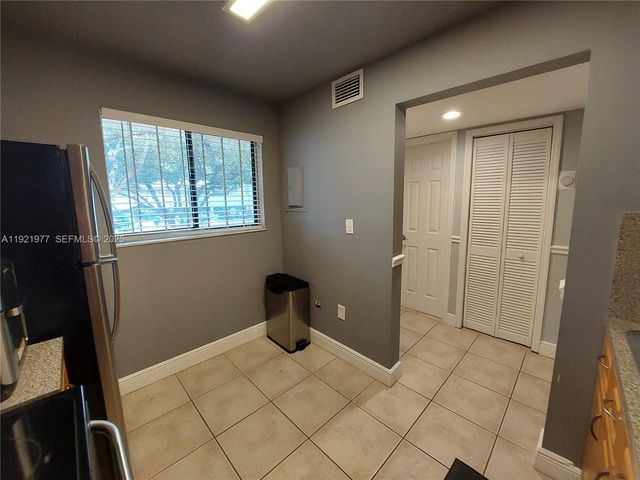 8415 SW 107th Ave 255W, Miami, FL 33173