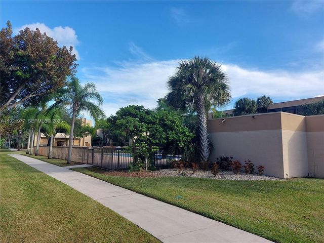 8415 SW 107th Ave 255W, Miami, FL 33173