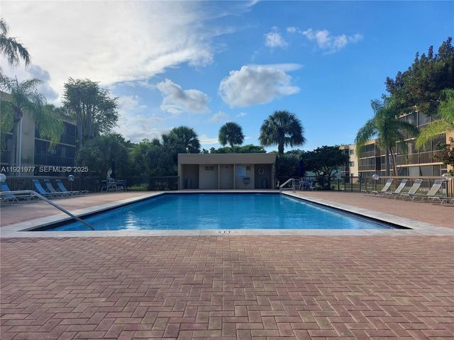 8415 SW 107th Ave 255W, Miami, FL 33173