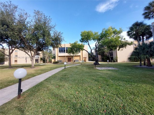 8415 SW 107th Ave 255W, Miami, FL 33173