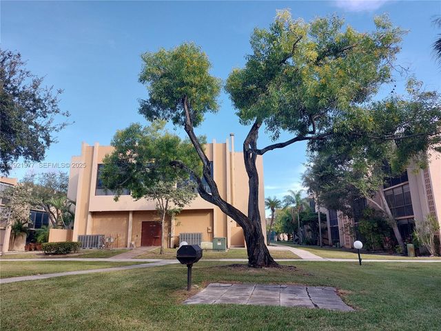 8415 SW 107th Ave 255W, Miami, FL 33173