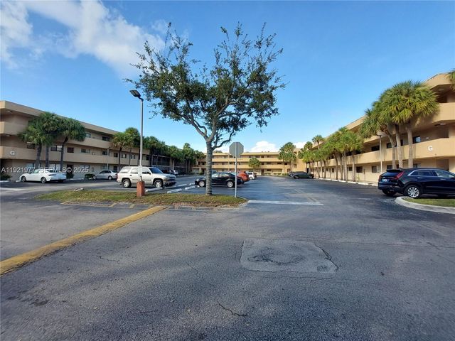 8415 SW 107th Ave 255W, Miami, FL 33173