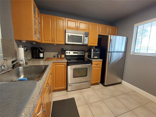 8415 SW 107th Ave 255W, Miami, FL 33173