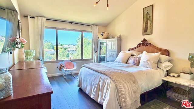 707 Shadow Lake Drive, Thousand Oaks, CA 91360