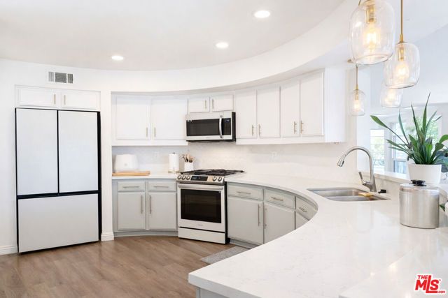 707 Shadow Lake Drive, Thousand Oaks, CA 91360