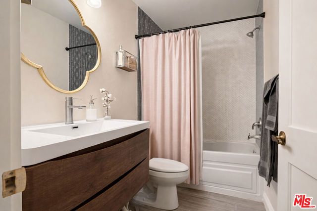 707 Shadow Lake Drive, Thousand Oaks, CA 91360