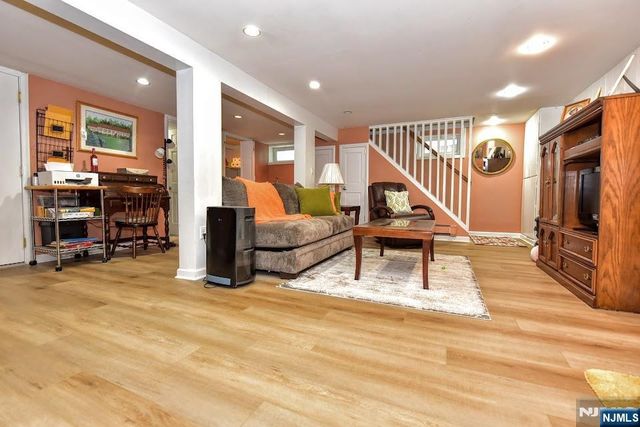 90 Grove Street, Waldwick, NJ 07463