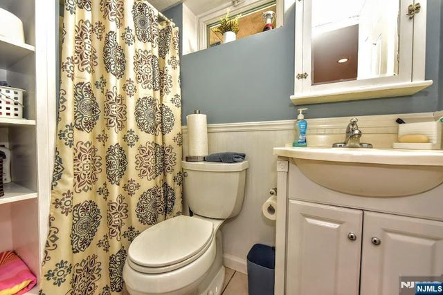 90 Grove Street, Waldwick, NJ 07463