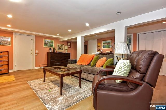 90 Grove Street, Waldwick, NJ 07463