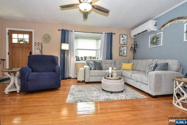 90 Grove Street, Waldwick, NJ 07463