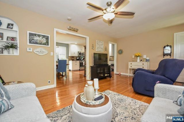 90 Grove Street, Waldwick, NJ 07463