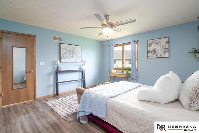 1042 Daybreak Circle, Lincoln, NE 68505