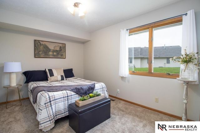 1042 Daybreak Circle, Lincoln, NE 68505