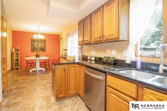 1042 Daybreak Circle, Lincoln, NE 68505