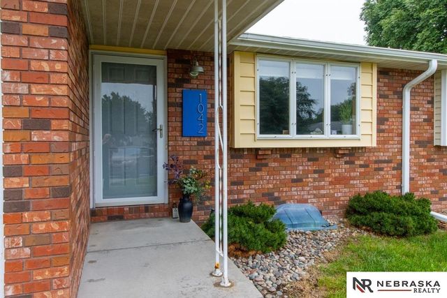 1042 Daybreak Circle, Lincoln, NE 68505