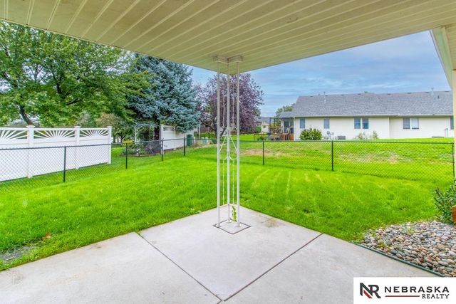 1042 Daybreak Circle, Lincoln, NE 68505