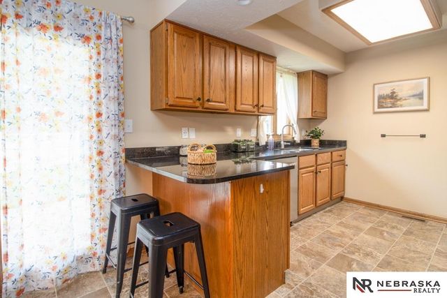 1042 Daybreak Circle, Lincoln, NE 68505