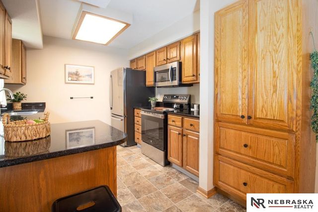 1042 Daybreak Circle, Lincoln, NE 68505