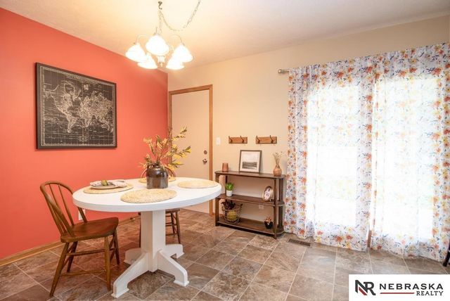 1042 Daybreak Circle, Lincoln, NE 68505