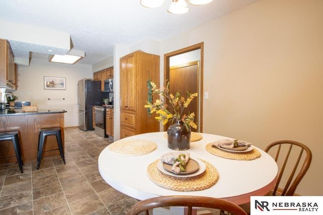 1042 Daybreak Circle, Lincoln, NE 68505