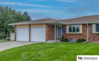 1042 Daybreak Circle, Lincoln, NE 68505