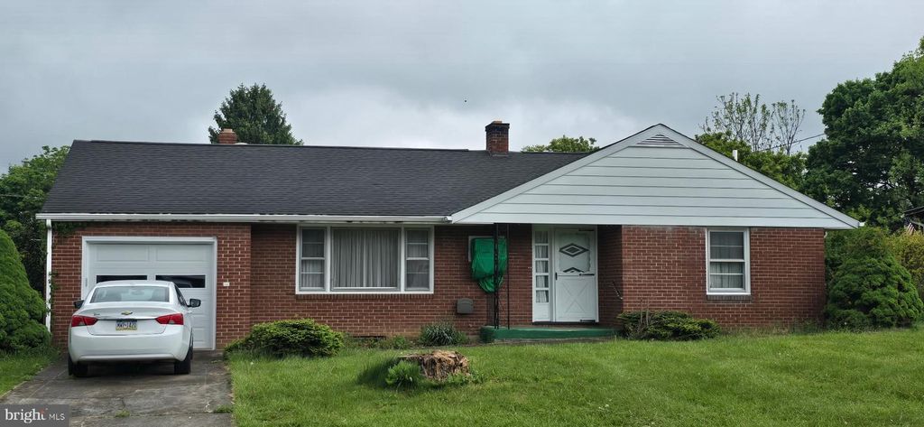 1080 LINCOLN WAY E, Mcconnellsburg, PA 17233