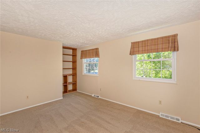 9090 Aileen Drive, Mentor, OH 44060