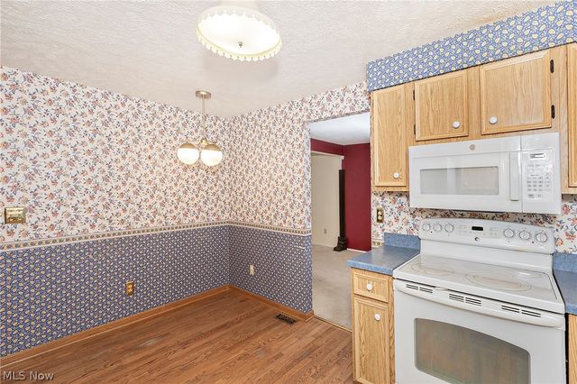 9090 Aileen Drive, Mentor, OH 44060