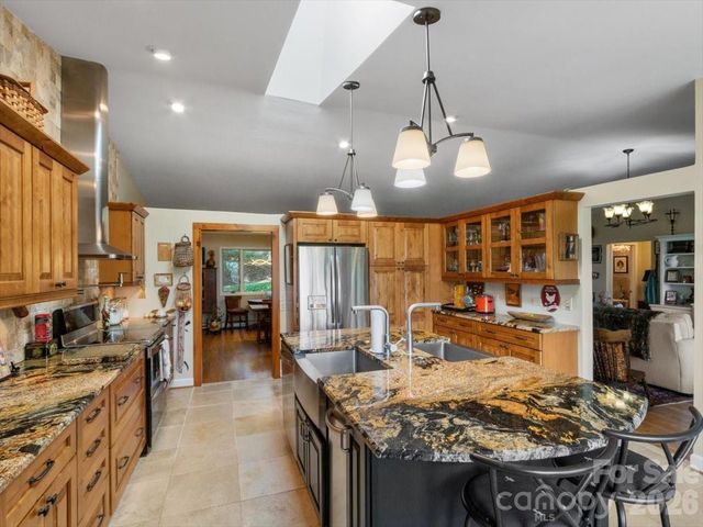 1355 Moonshine Mountain Road 32, Burnsville, NC 28714