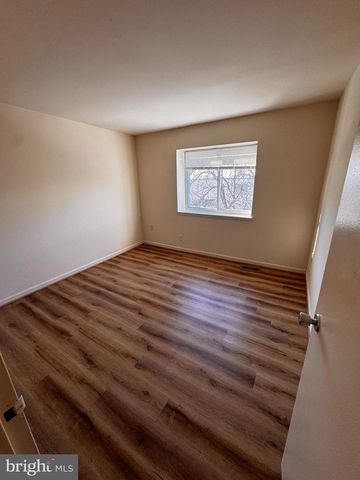 4655 LOGSDON DR, Annandale, VA 22003