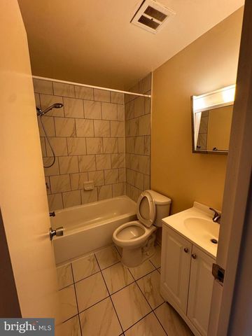 4655 LOGSDON DR, Annandale, VA 22003