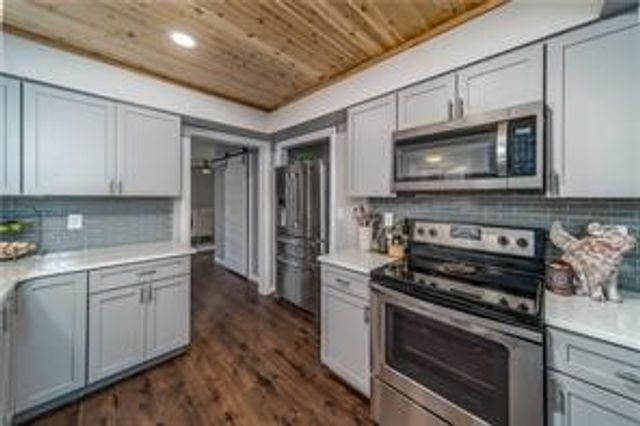 902 NW K Street, Bentonville, AR 72712