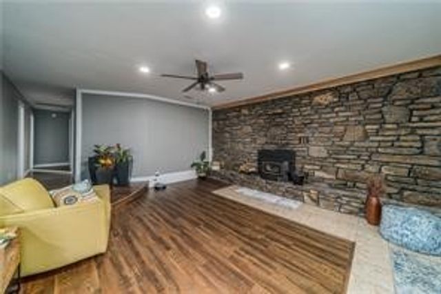 902 NW K Street, Bentonville, AR 72712