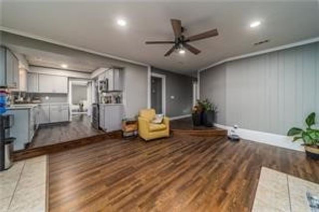 902 NW K Street, Bentonville, AR 72712