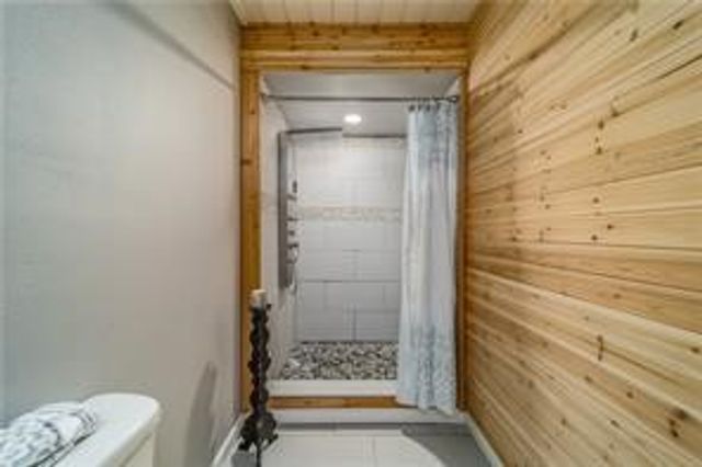 902 NW K Street, Bentonville, AR 72712