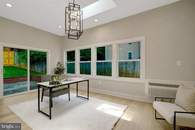 7944 FREEHOLLOW DR, Falls Church, VA 22042