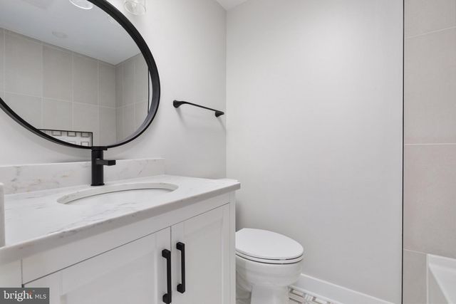 7944 FREEHOLLOW DR, Falls Church, VA 22042