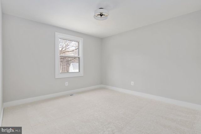 7944 FREEHOLLOW DR, Falls Church, VA 22042