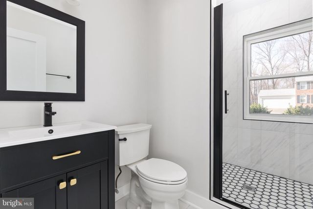 7944 FREEHOLLOW DR, Falls Church, VA 22042