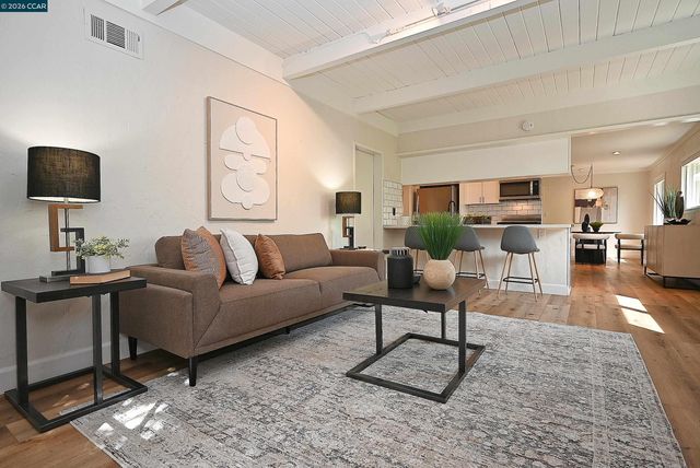 385 Maureen Ln, Pleasant Hill, CA 94523