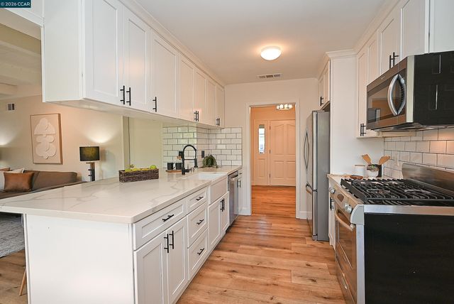 385 Maureen Ln, Pleasant Hill, CA 94523