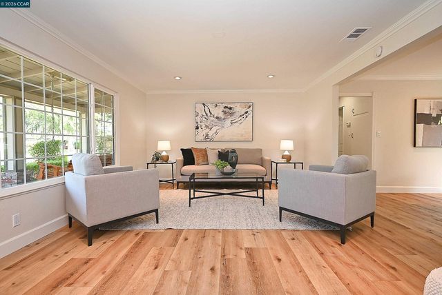 385 Maureen Ln, Pleasant Hill, CA 94523