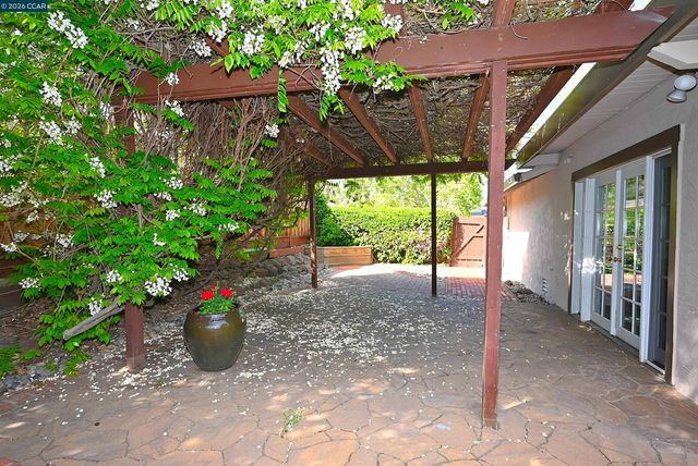 385 Maureen Ln, Pleasant Hill, CA 94523