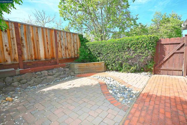 385 Maureen Ln, Pleasant Hill, CA 94523