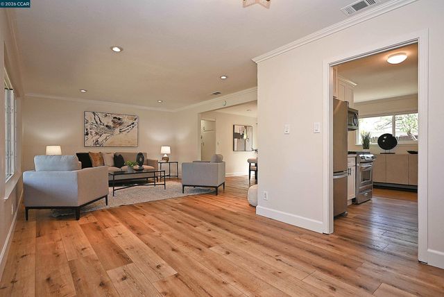 385 Maureen Ln, Pleasant Hill, CA 94523