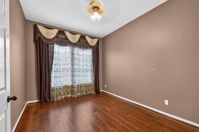 314 Bridge Crest Boulevard, Houston, TX 77082