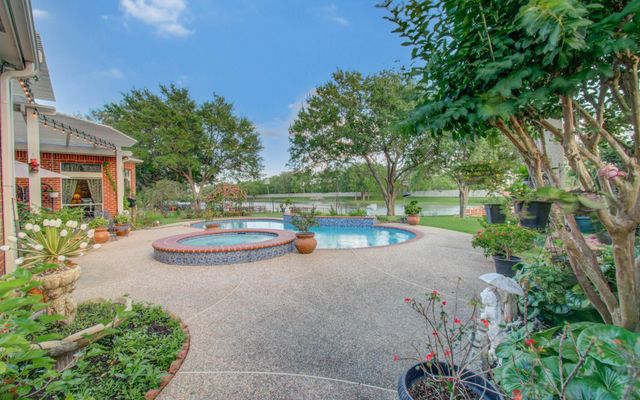 314 Bridge Crest Boulevard, Houston, TX 77082