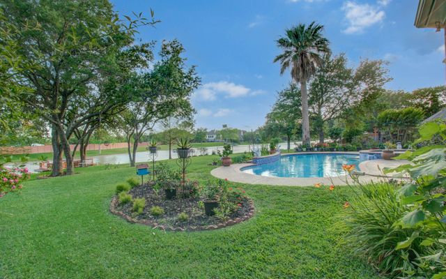 314 Bridge Crest Boulevard, Houston, TX 77082